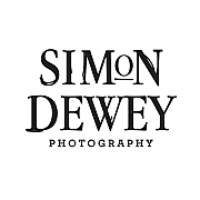 Simon Dewey Photography logo